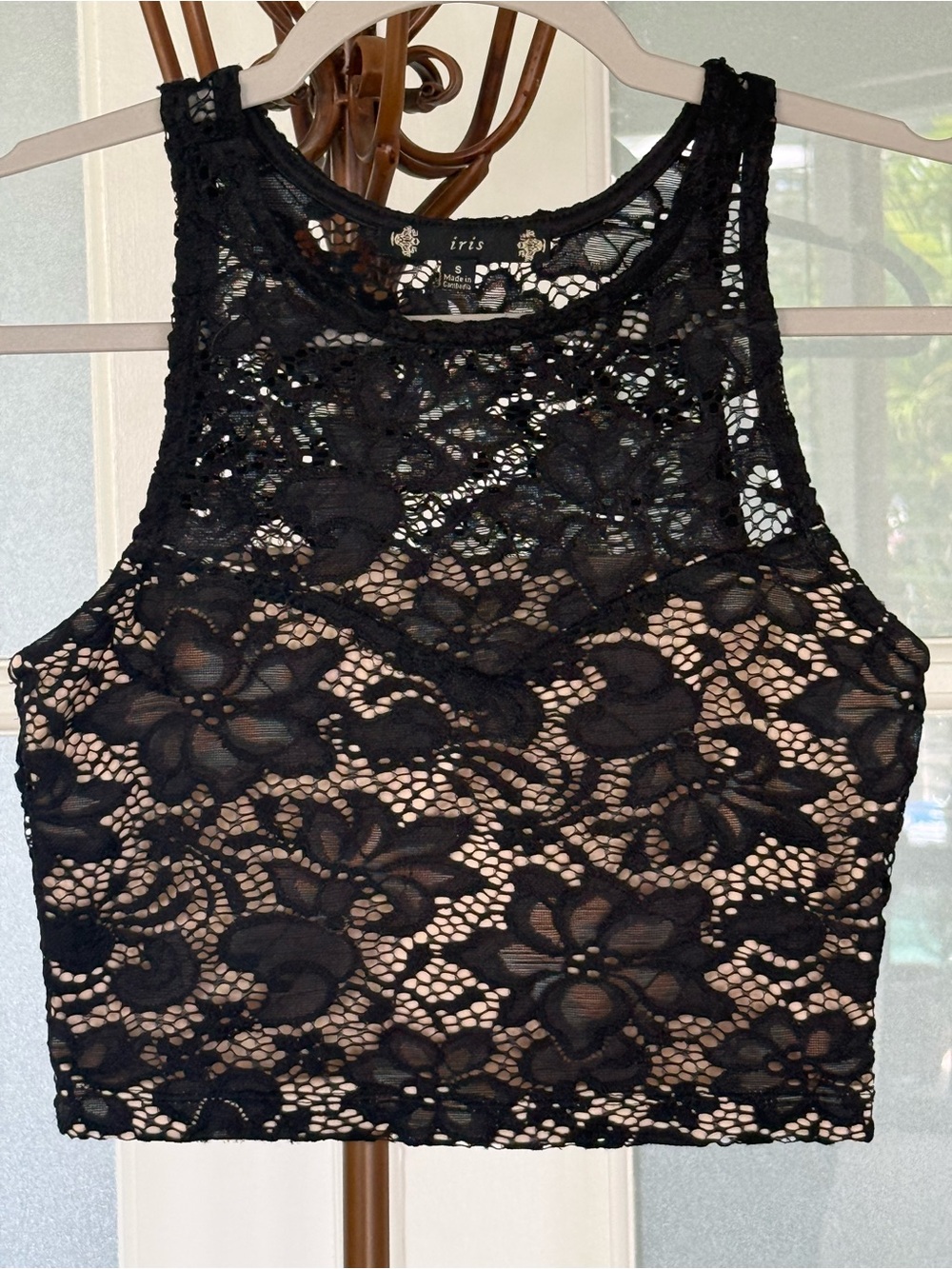 Black Floral Lace Crop Top Size Small Sheer Lined Sleeveless Boho Festival